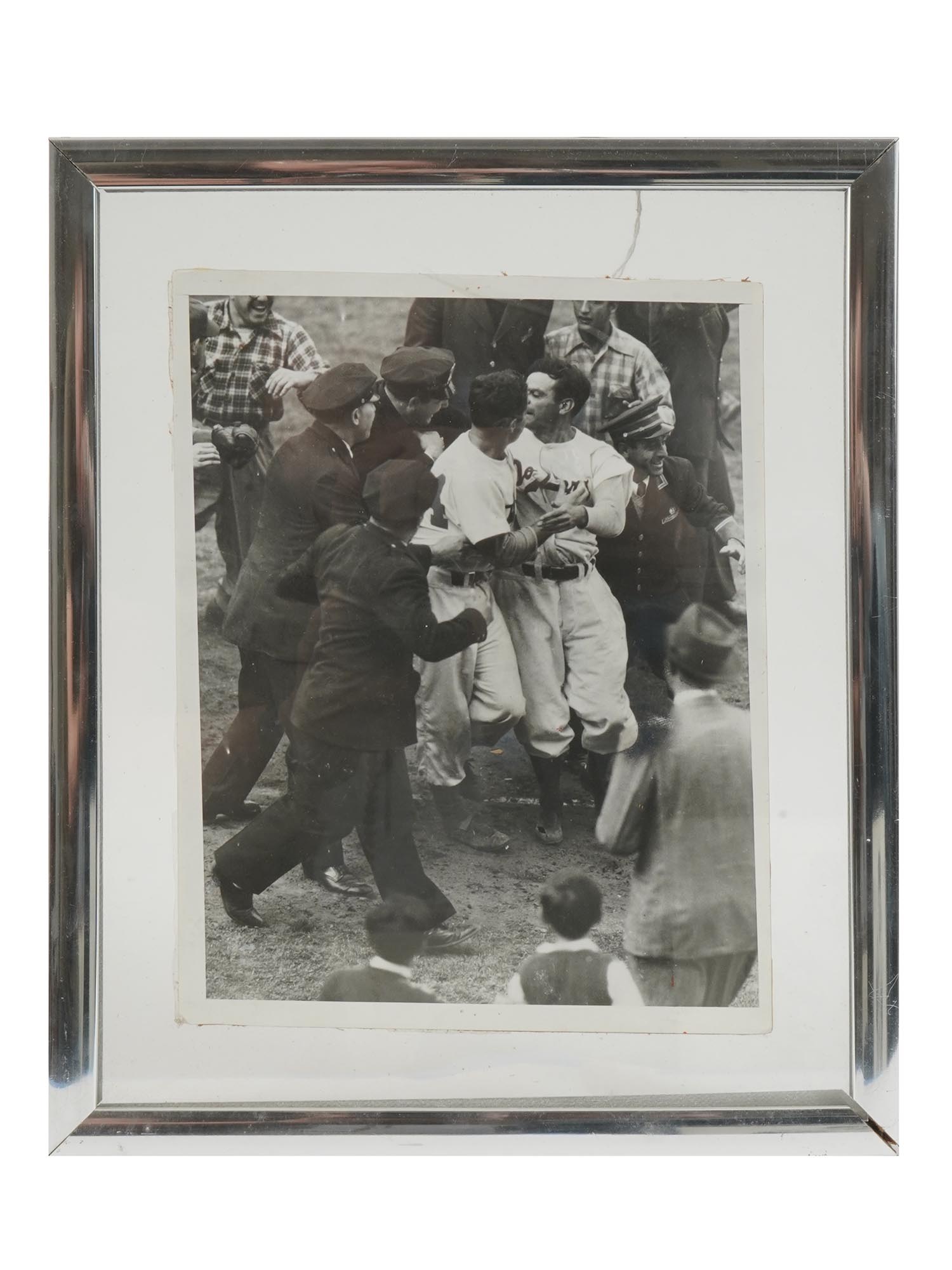 GROUP OF THREE ORIGINAL BASEBALL PRINT AND PHOTOS PIC-1